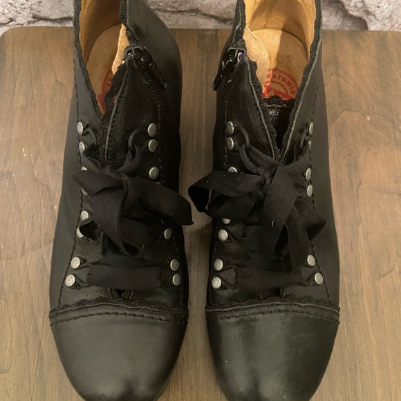 Brako Black Leather Victorian Leather Steampunk Booties - Picture 2 of 9